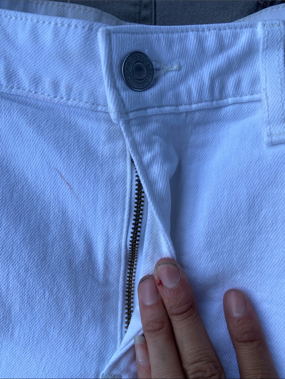 Levi Strauss White Women's Distressed uSkinny Jeans - Brand - Picture 3 of 6